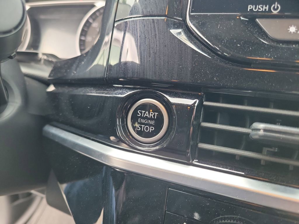 Used 2024 Nissan Pathfinder SV FWD image 27