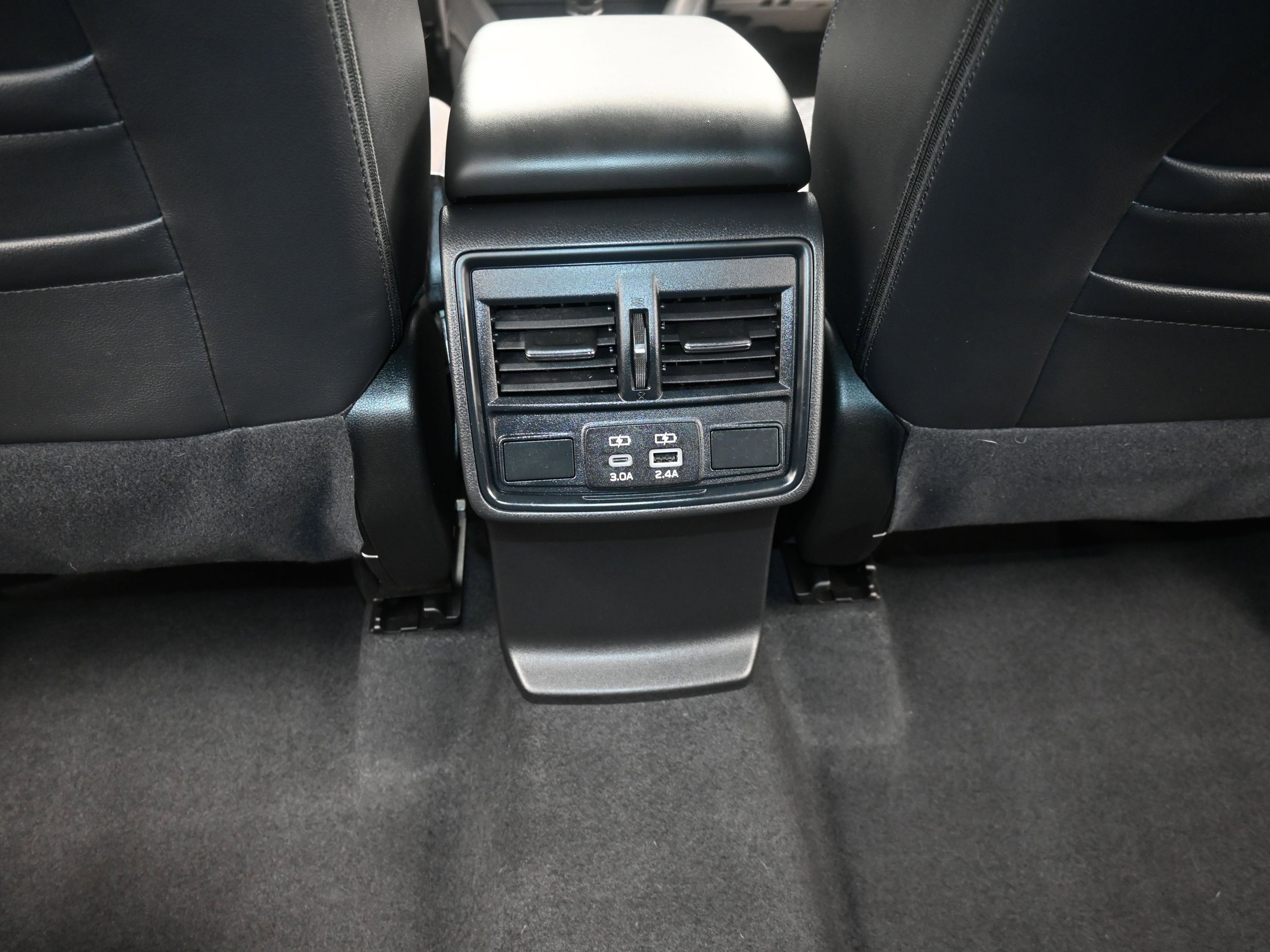 Used 2025 Subaru Forester Premium image 28