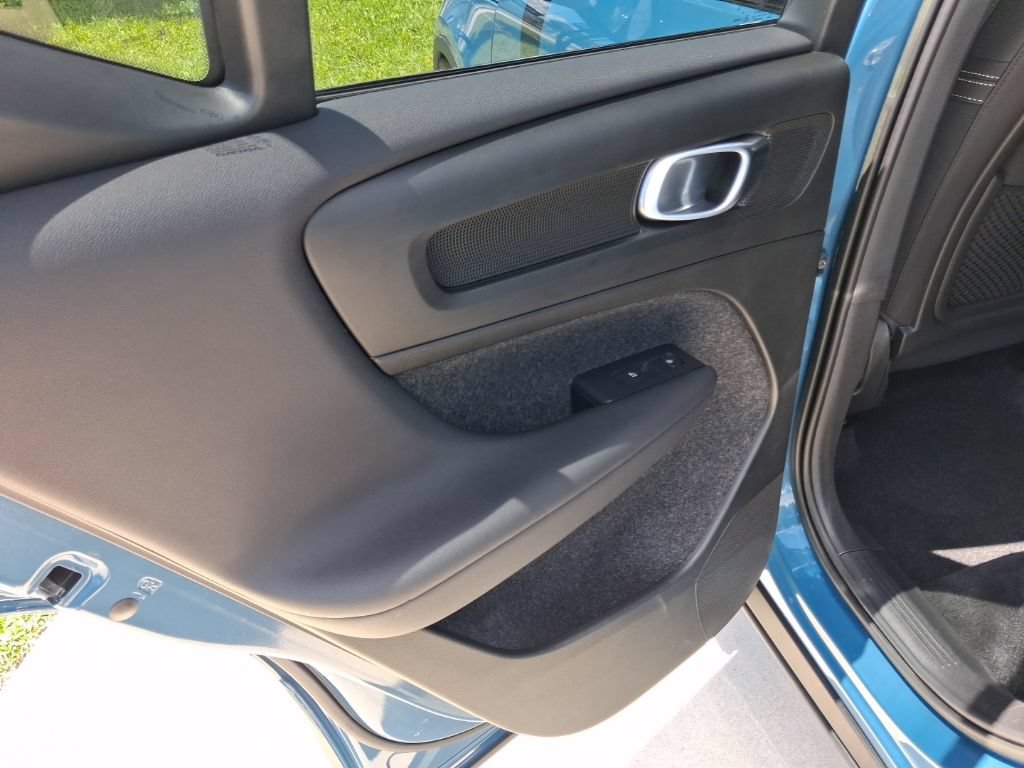 Certified 2023 Volvo XC40 Recharge Plus AWD/4WD image 11