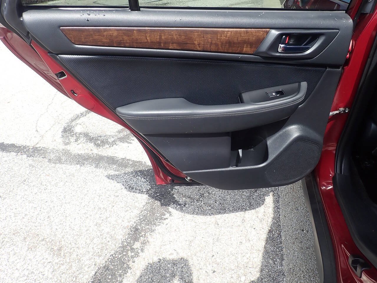 Used 2015 Subaru Outback 2.5i Limited AWD/4WD image 16