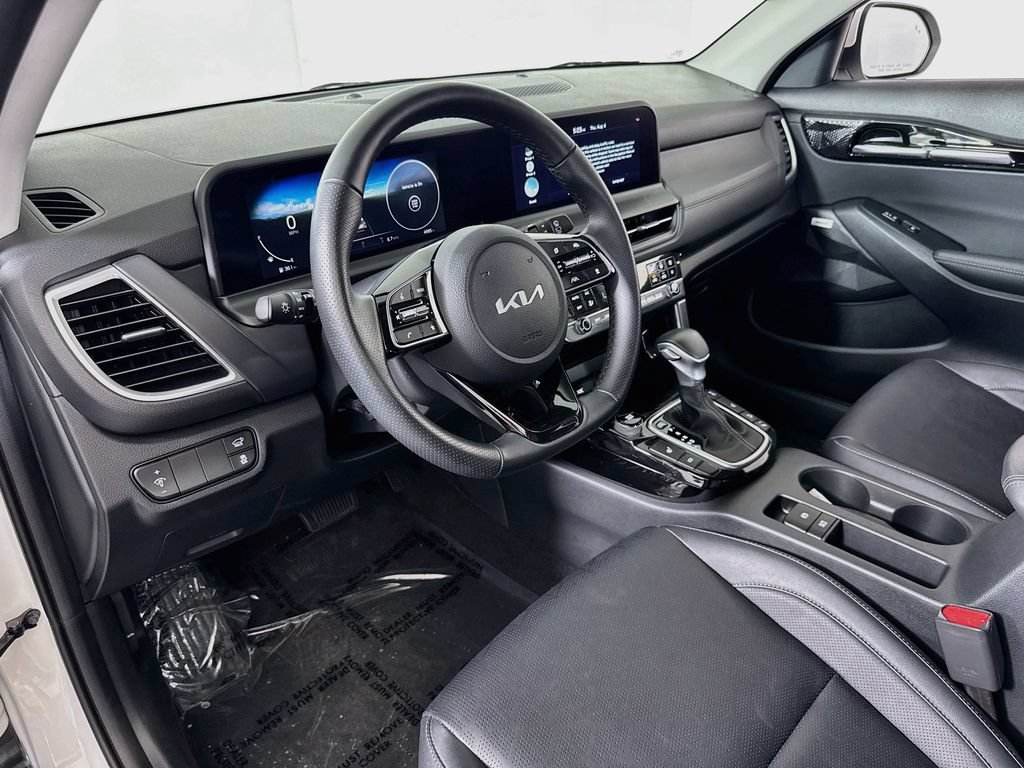 Used 2025 Kia Seltos SX AWD/4WD image 9