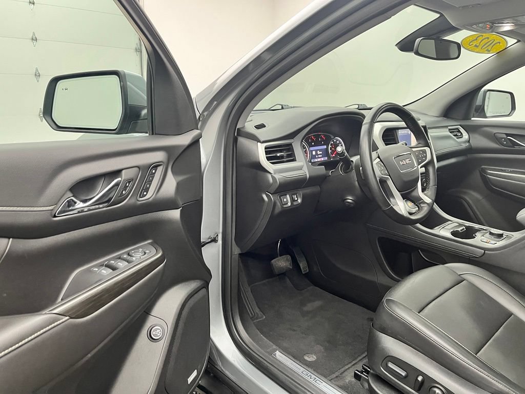 Used 2023 GMC Acadia SLT w/ Preferred Package AWD/4WD image 18