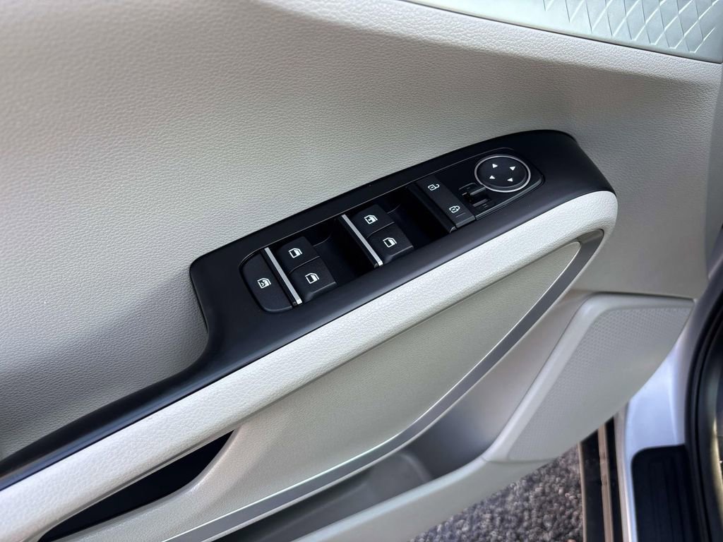 Certified 2021 Kia Soul LX image 17