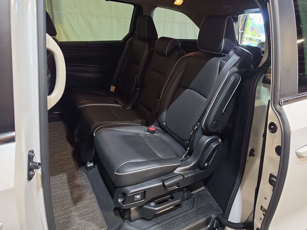 Certified 2025 Honda Odyssey Touring image 24