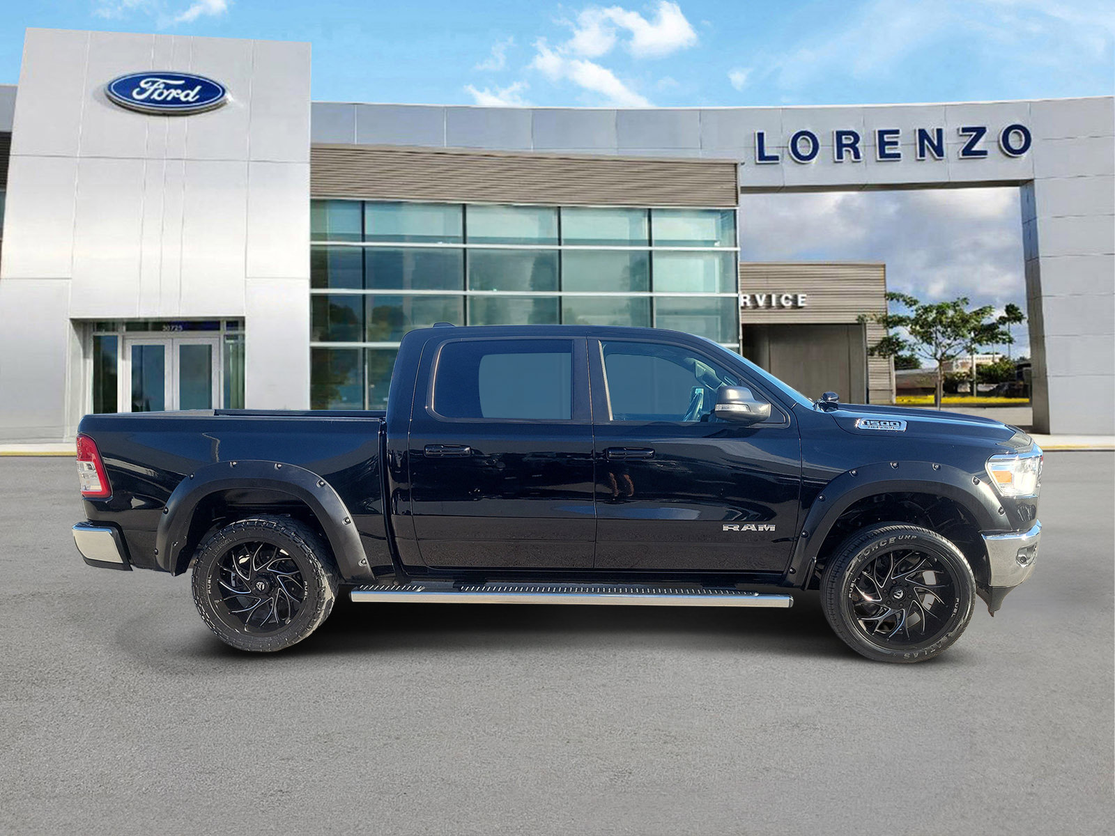 Used 2021 RAM 1500 2WD Crew Cab image 4