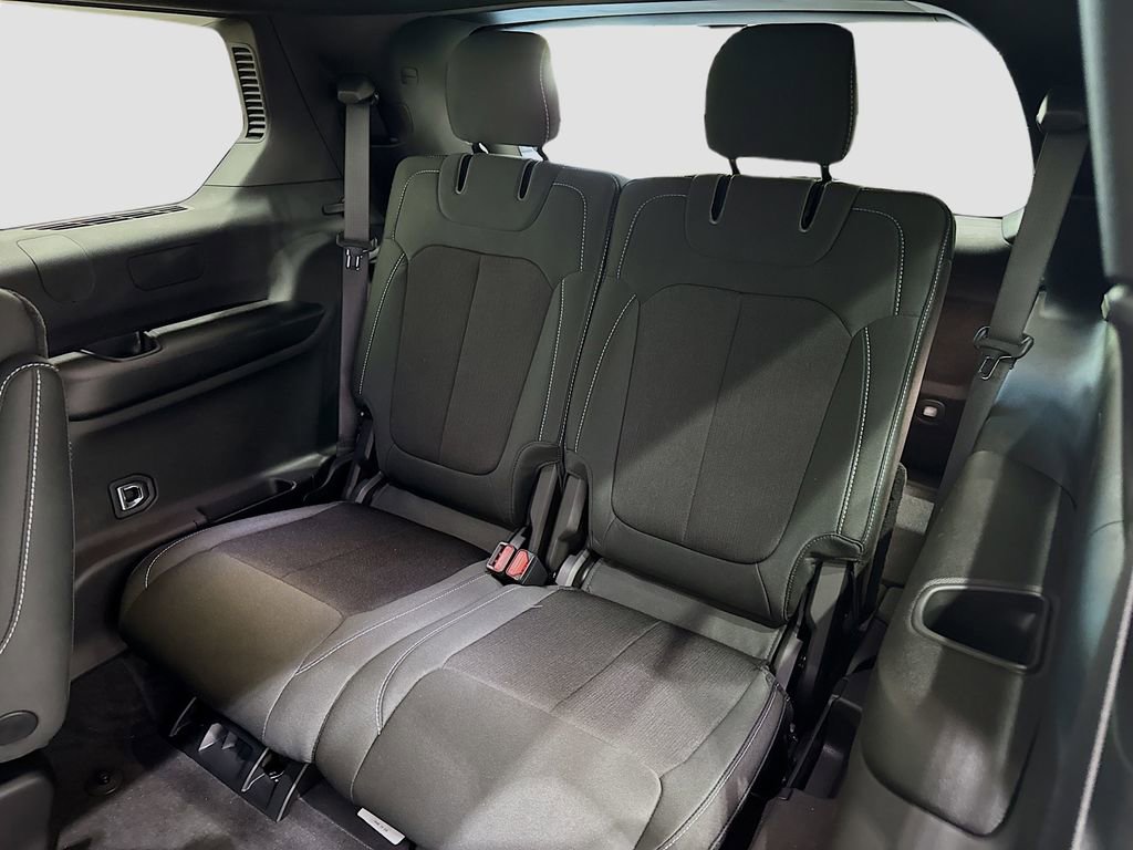 New 2025 Jeep Grand Cherokee L Laredo image 13