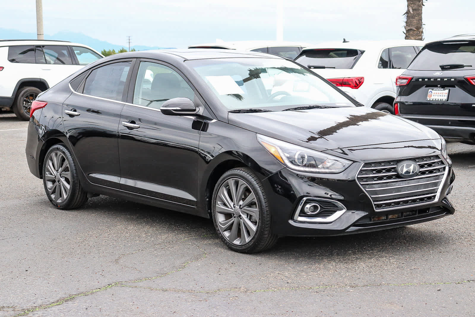 Used 2018 Hyundai Accent Limited image 3