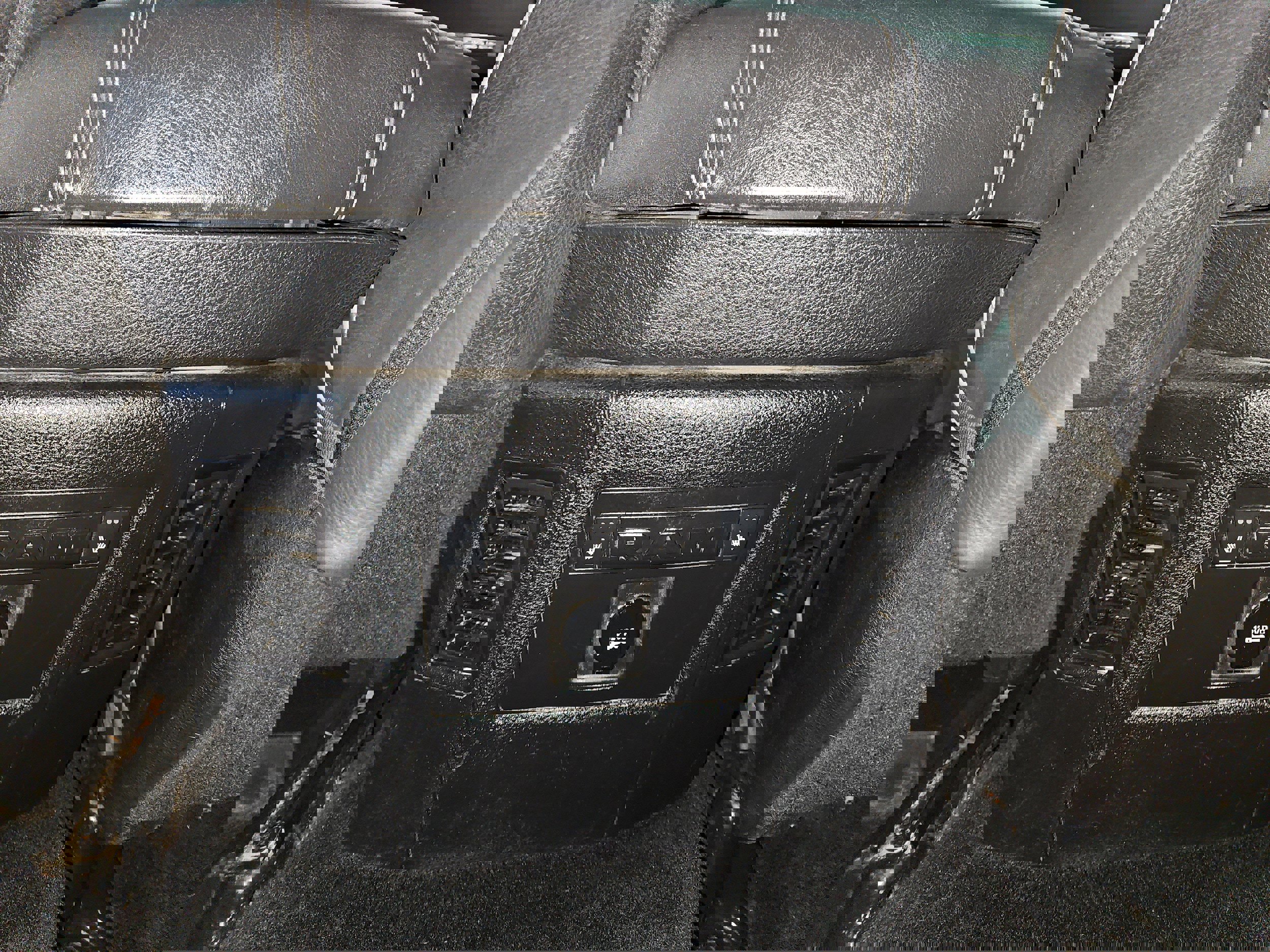 Used 2013 RAM 1500 Limited image 11