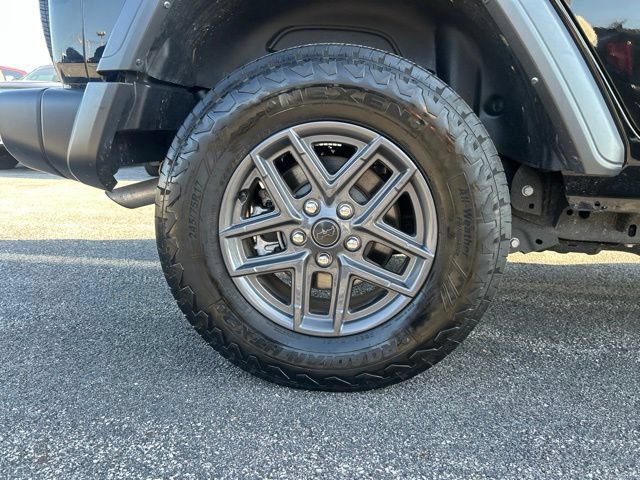 Used 2025 Jeep Wrangler Unlimited Sport AWD/4WD image 9