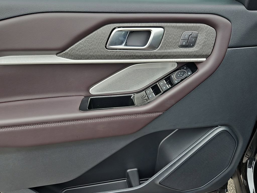 New 2026 Ford Explorer Platinum image 21