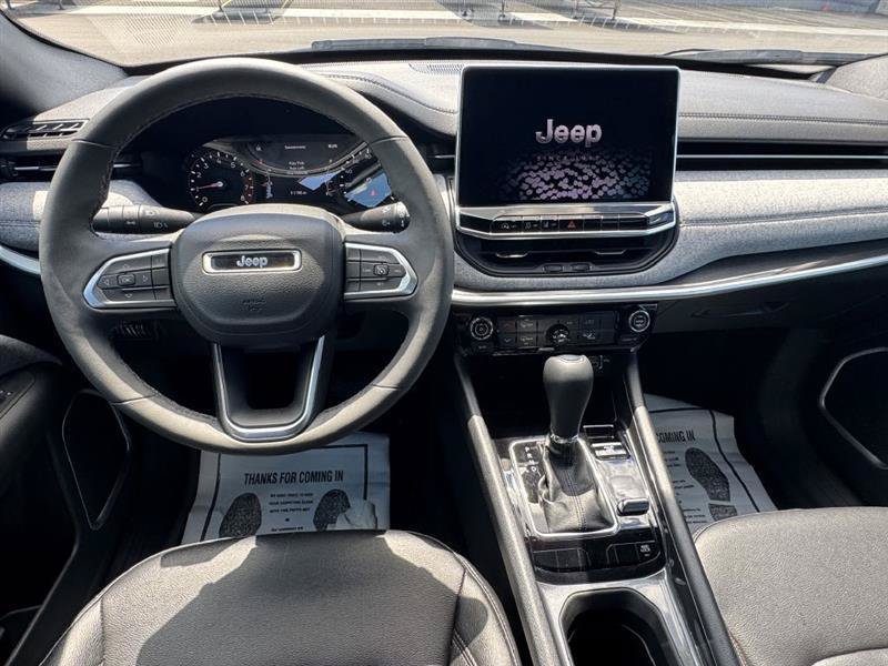 Used 2024 Jeep Compass Latitude AWD/4WD image 10