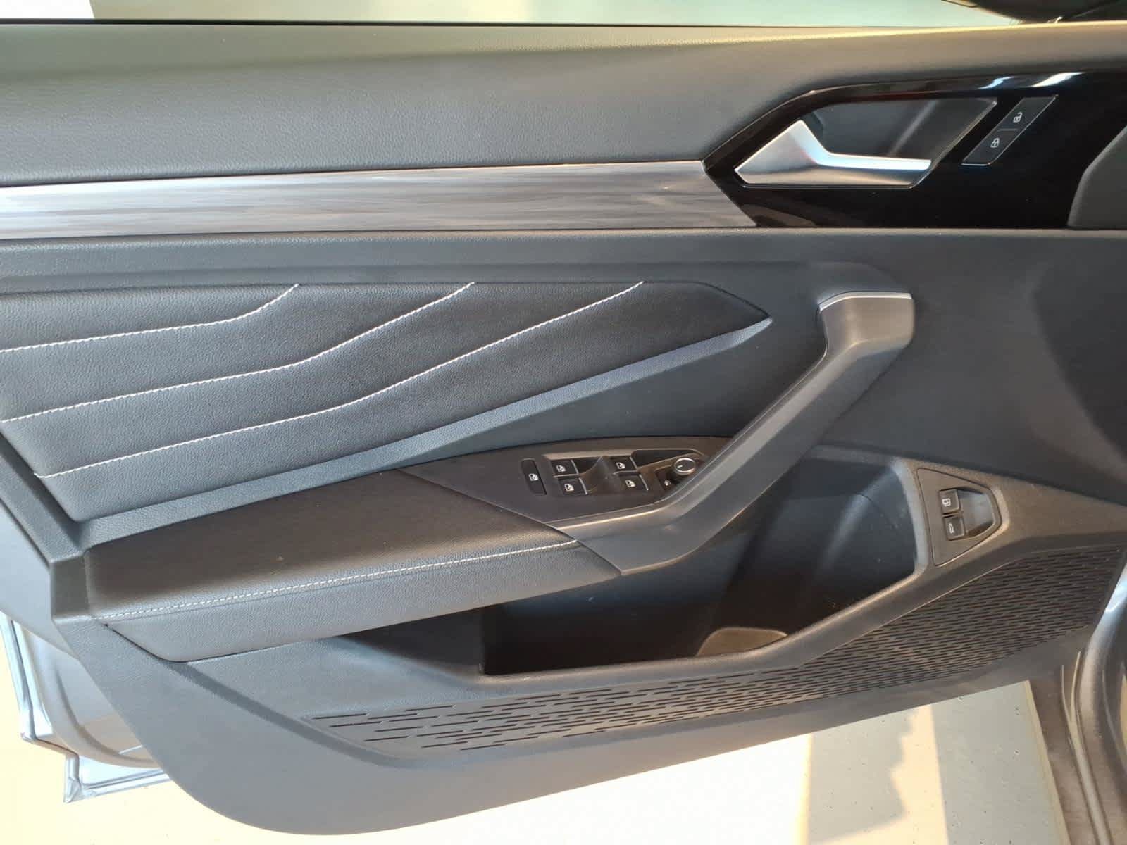 Used 2023 Volkswagen Jetta SEL FWD image 15
