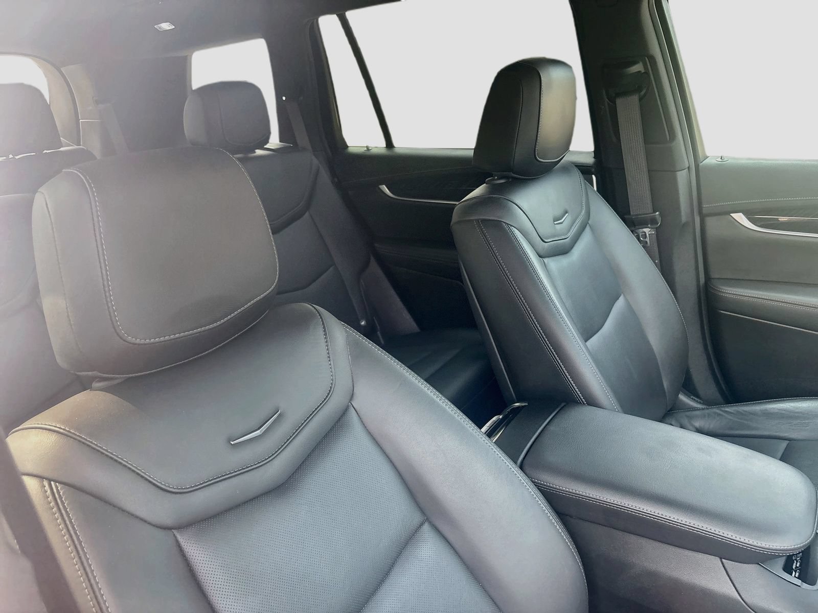 Used 2025 Cadillac XT6 Premium Luxury w/ LPO, Floor Liner Package AWD/4WD image 28