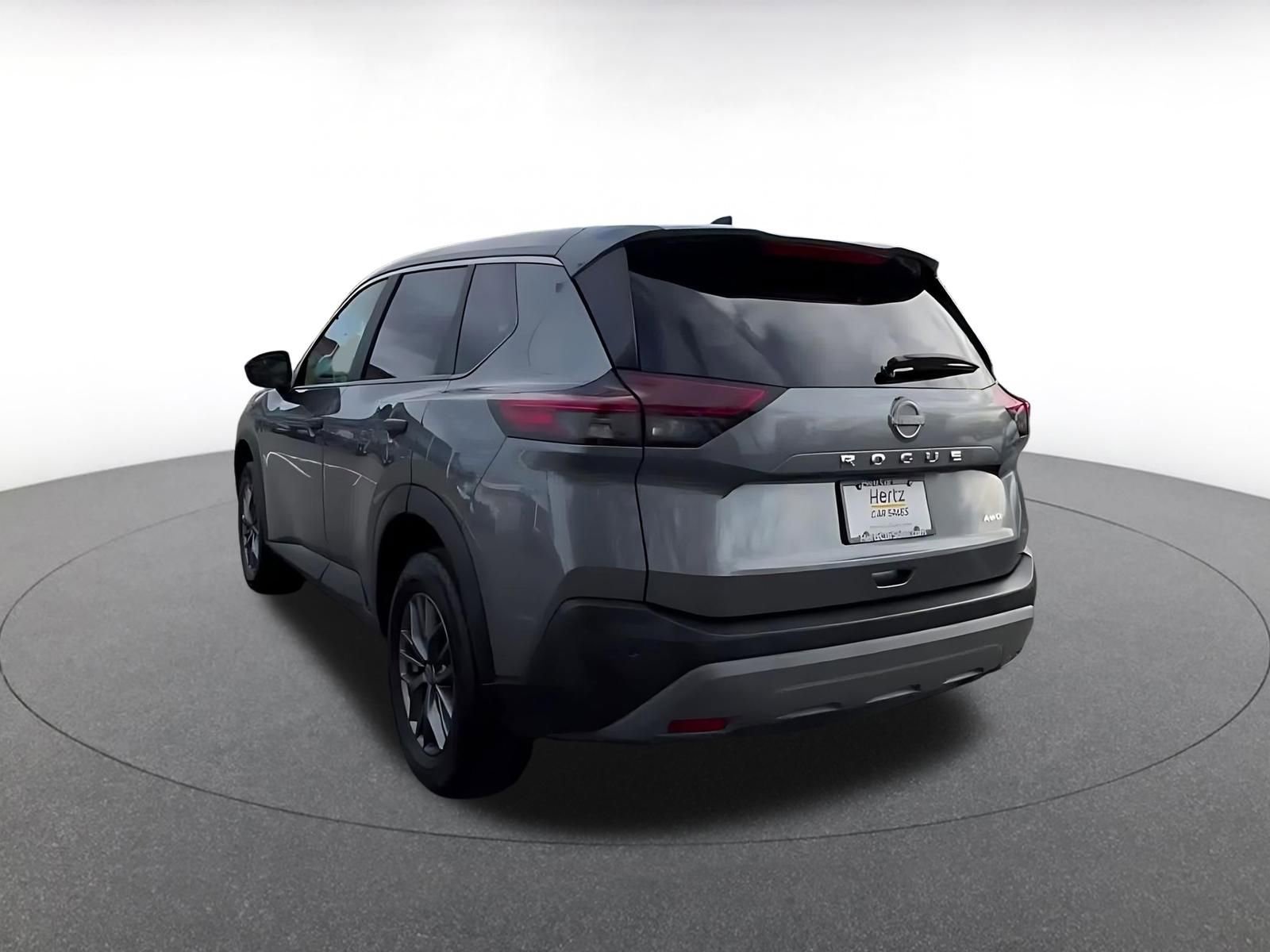 Used 2023 Nissan Rogue S AWD/4WD image 11