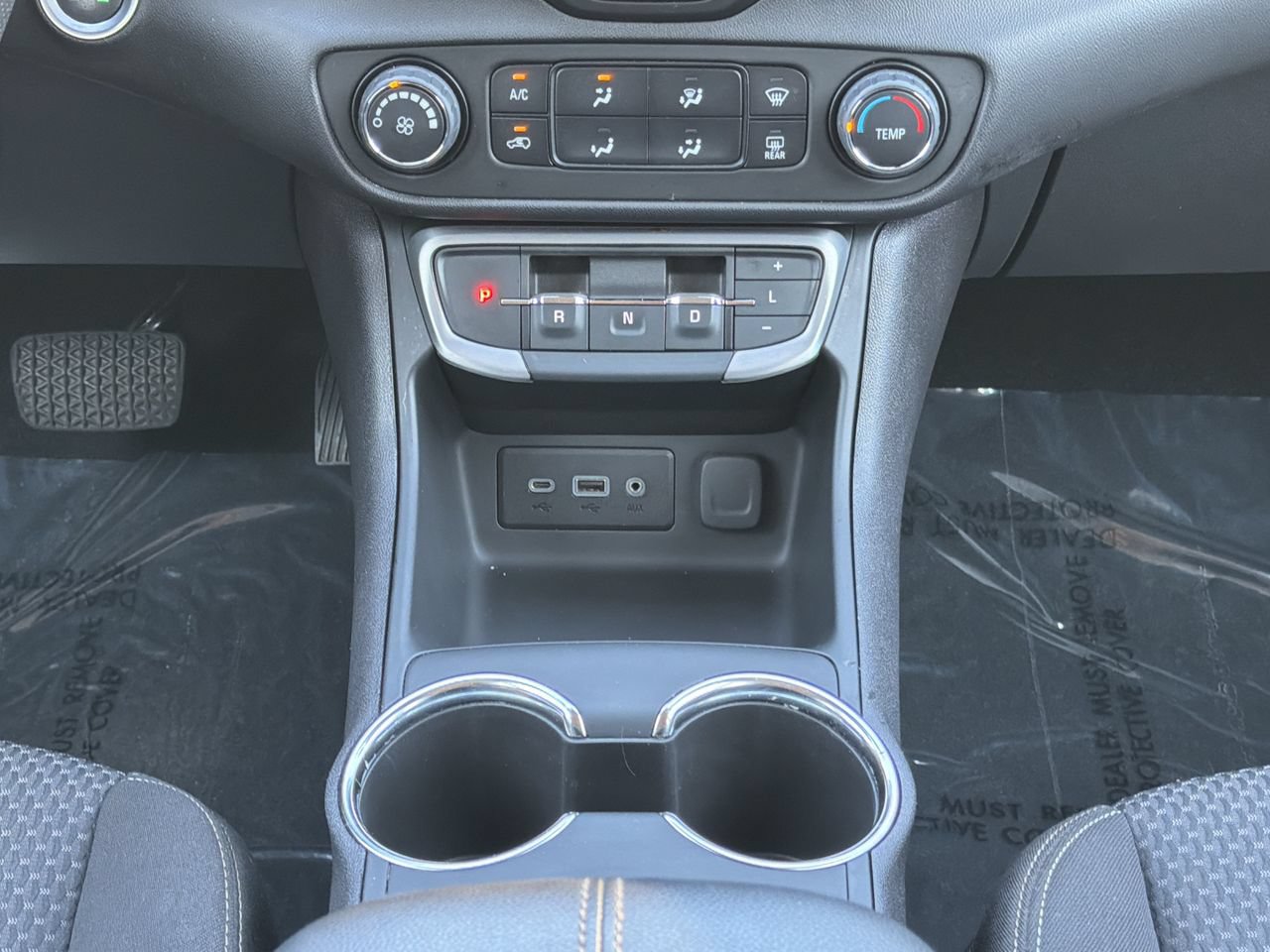 Used 2024 GMC Terrain SLE FWD image 4