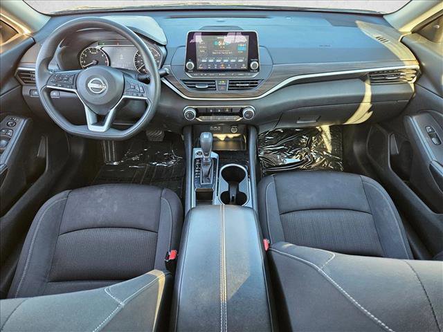 Used 2024 Nissan Altima 2.5 SV image 15