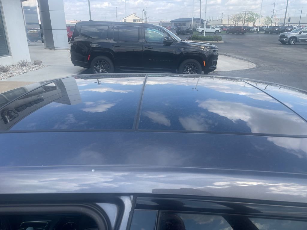 Used 2016 Chrysler 300 S w/ 300S Premium Group image 5