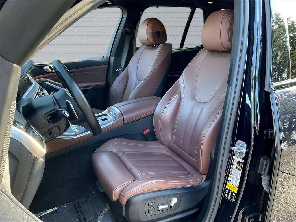 Used 2022 BMW X5 xDrive40i w/ M Sport Package AWD/4WD image 18