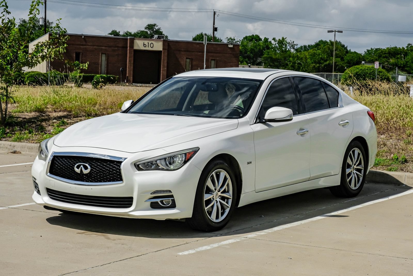Used 2016 INFINITI Q50 3.0t Premium w/ Cargo Package RWD image 7
