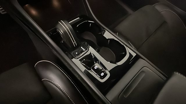 Used 2019 Volvo XC40 T5 R-Design AWD/4WD image 21