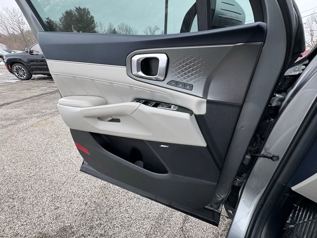 Used 2023 Kia Sorento SX Prestige image 23