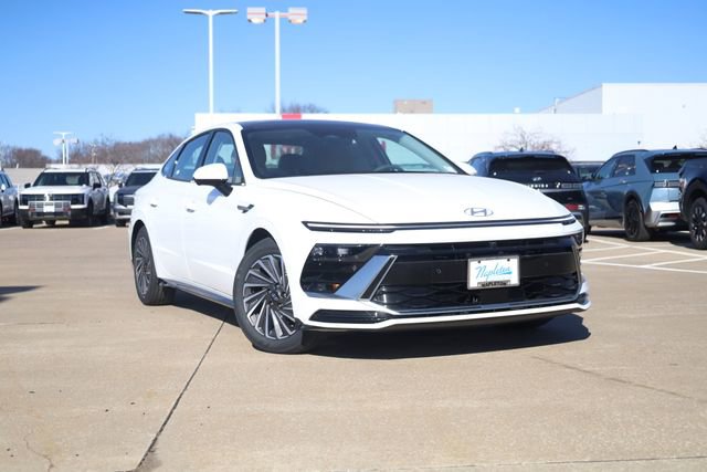 New 2026 Hyundai Sonata Limited FWD image 2