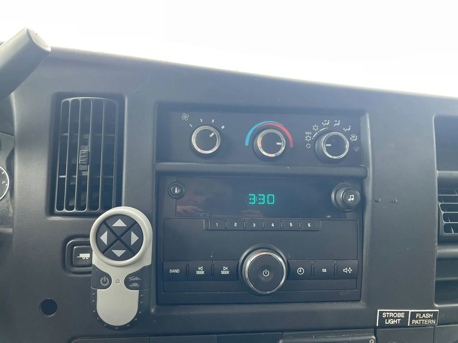 Used 2013 Chevrolet Express 3500 RWD image 8