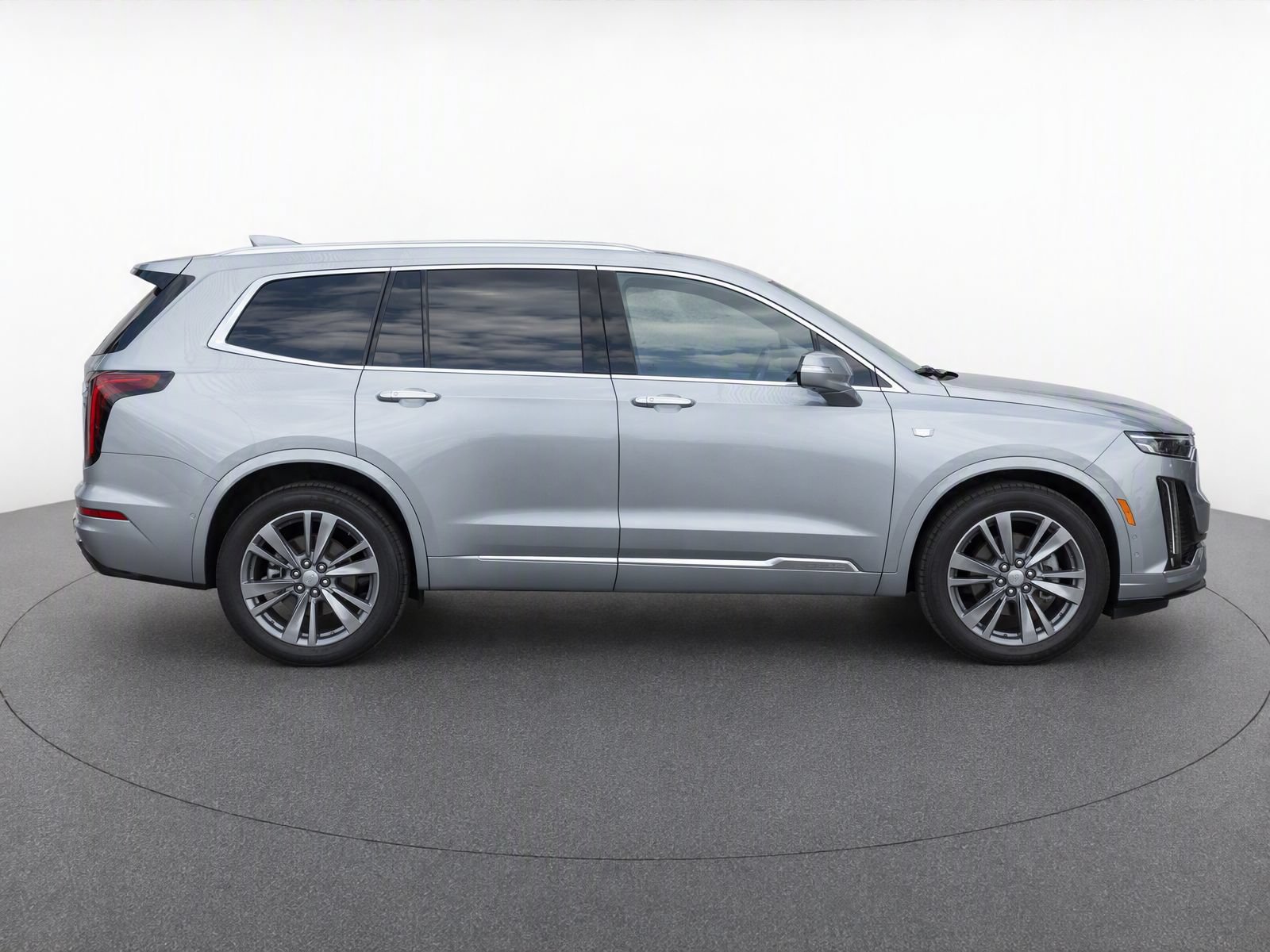 Certified 2025 Cadillac XT6 Premium Luxury w/ Platinum Package FWD image 8