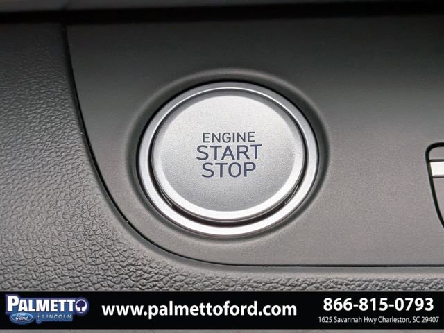 Used 2025 Hyundai Elantra Limited FWD image 29