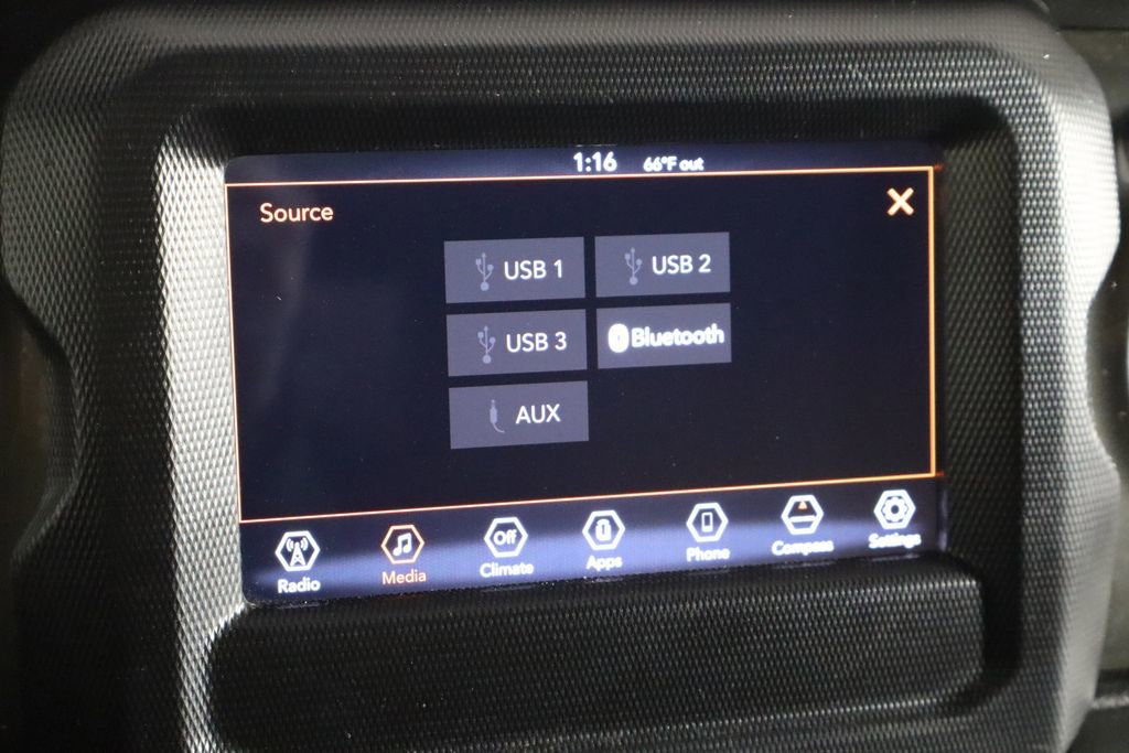 Used 2018 Jeep Wrangler Unlimited Sahara image 30