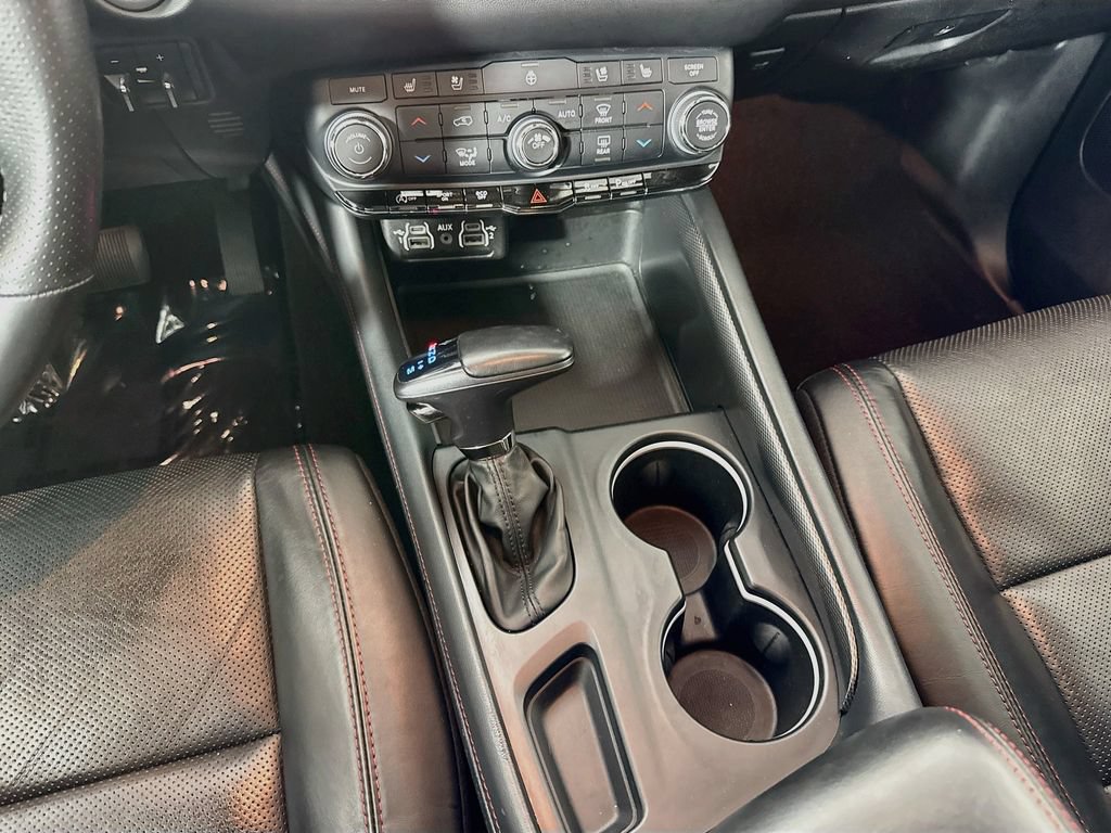 Used 2024 Dodge Durango GT AWD/4WD image 25