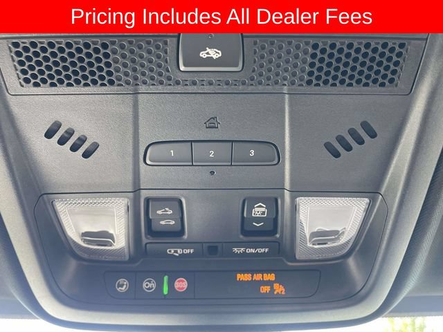Used 2025 Cadillac XT5 Sportv w/ Technology Package AWD/4WD image 32