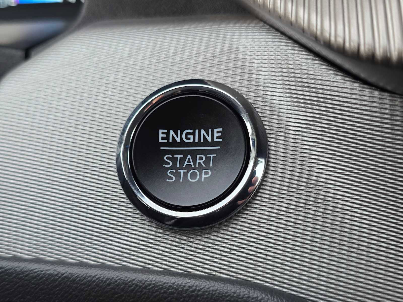 Used 2025 Ford Explorer Active image 36