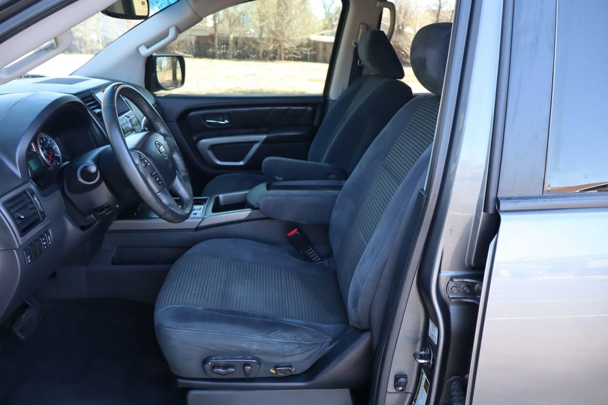 Used 2015 Nissan Armada SV AWD/4WD image 19