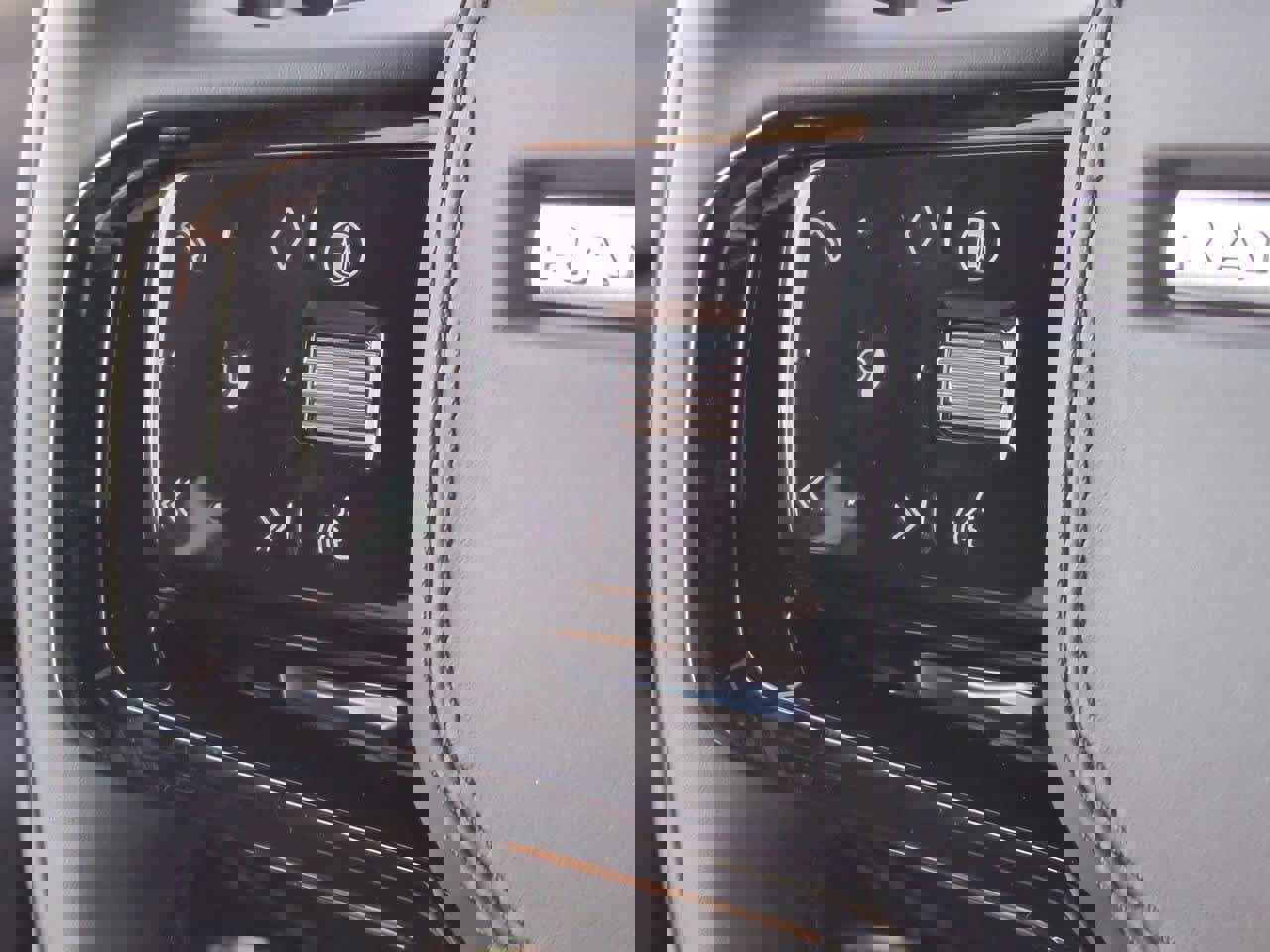 New 2025 Land Rover Range Rover Sport Dynamic SE image 23