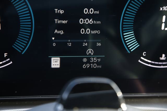 Used 2025 Hyundai Santa Fe SEL image 30