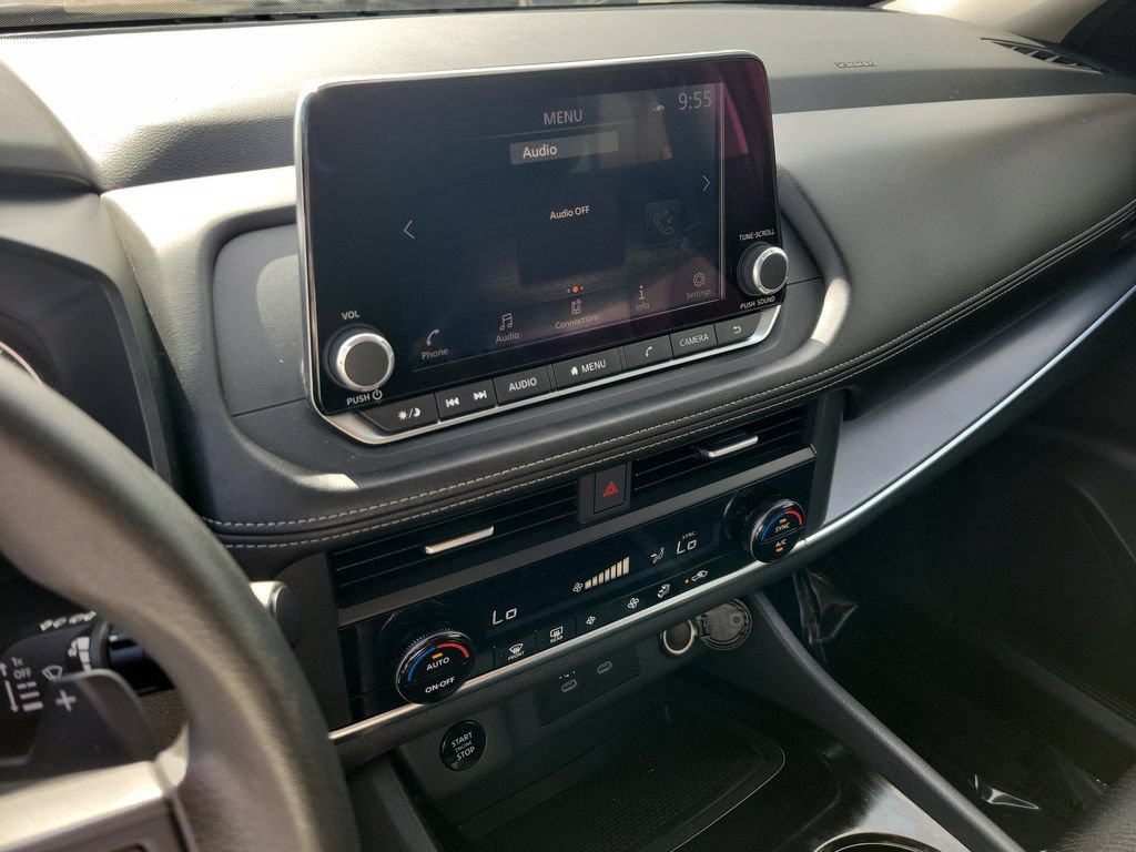 Certified 2024 Nissan Rogue SV FWD image 24