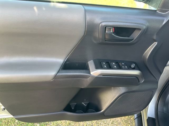 Used 2023 Toyota Tacoma SR5 RWD image 11