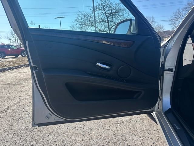 Used 2010 BMW 535i xDrive Sedan image 12