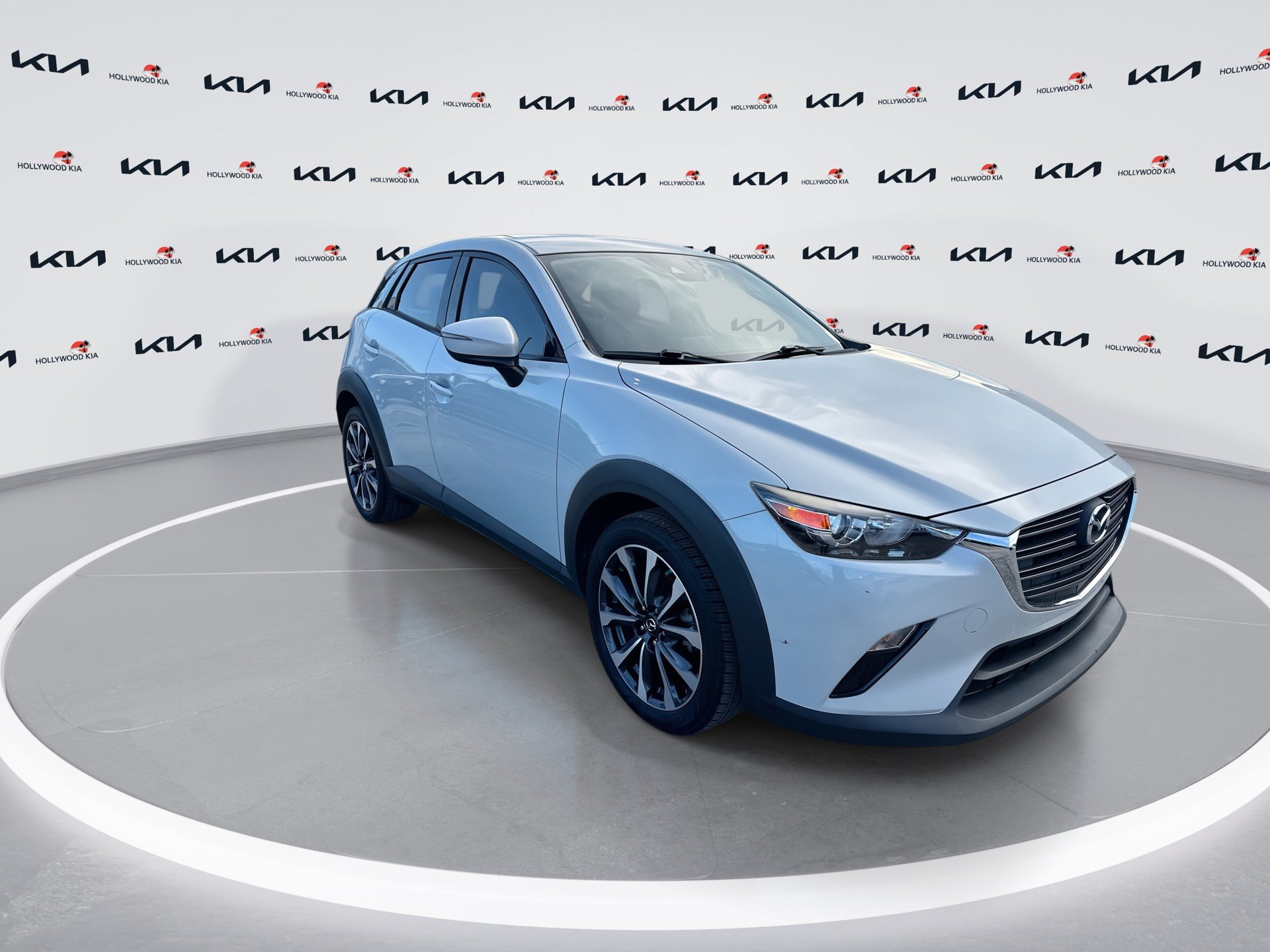 Used 2019 MAZDA CX-3 Touring FWD image 2