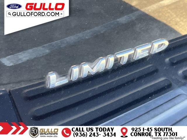 Used 2017 Ford Expedition Limited w/ Equipment Group 301A AWD/4WD image 32