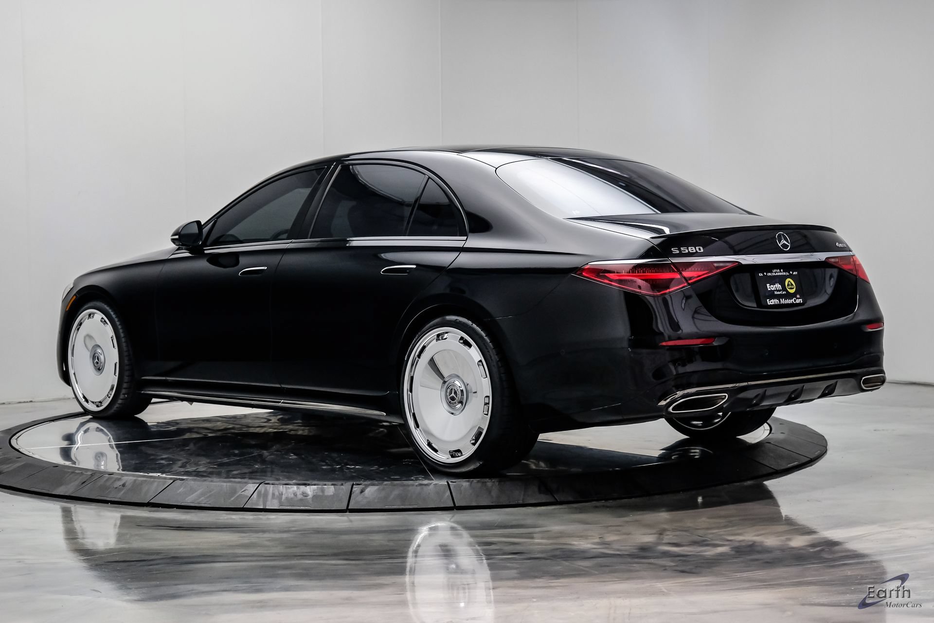 Used 2024 Mercedes-Benz S 580 4MATIC Sedan w/ AMG Line image 10