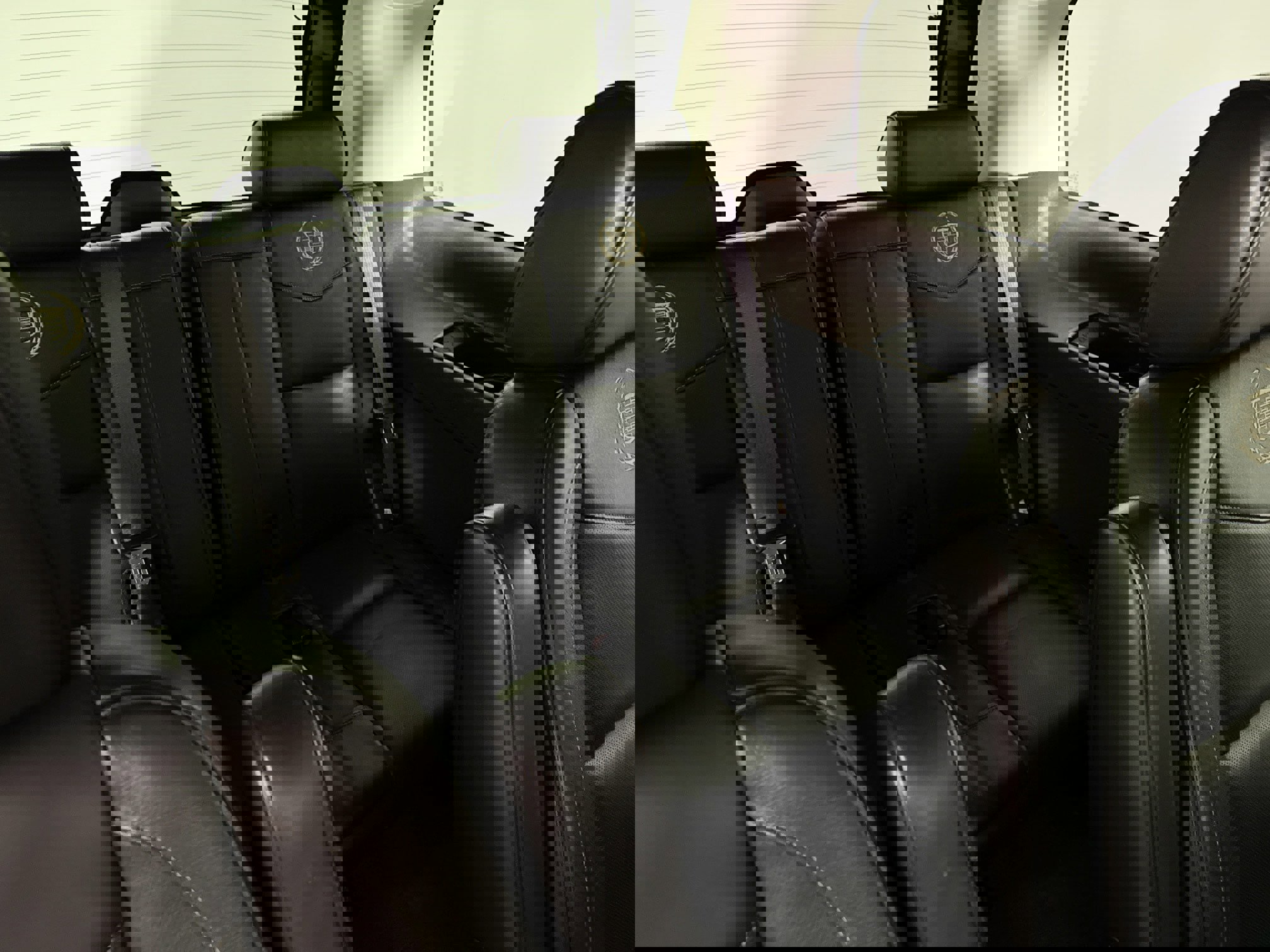 Used 2014 Cadillac Escalade Platinum image 36