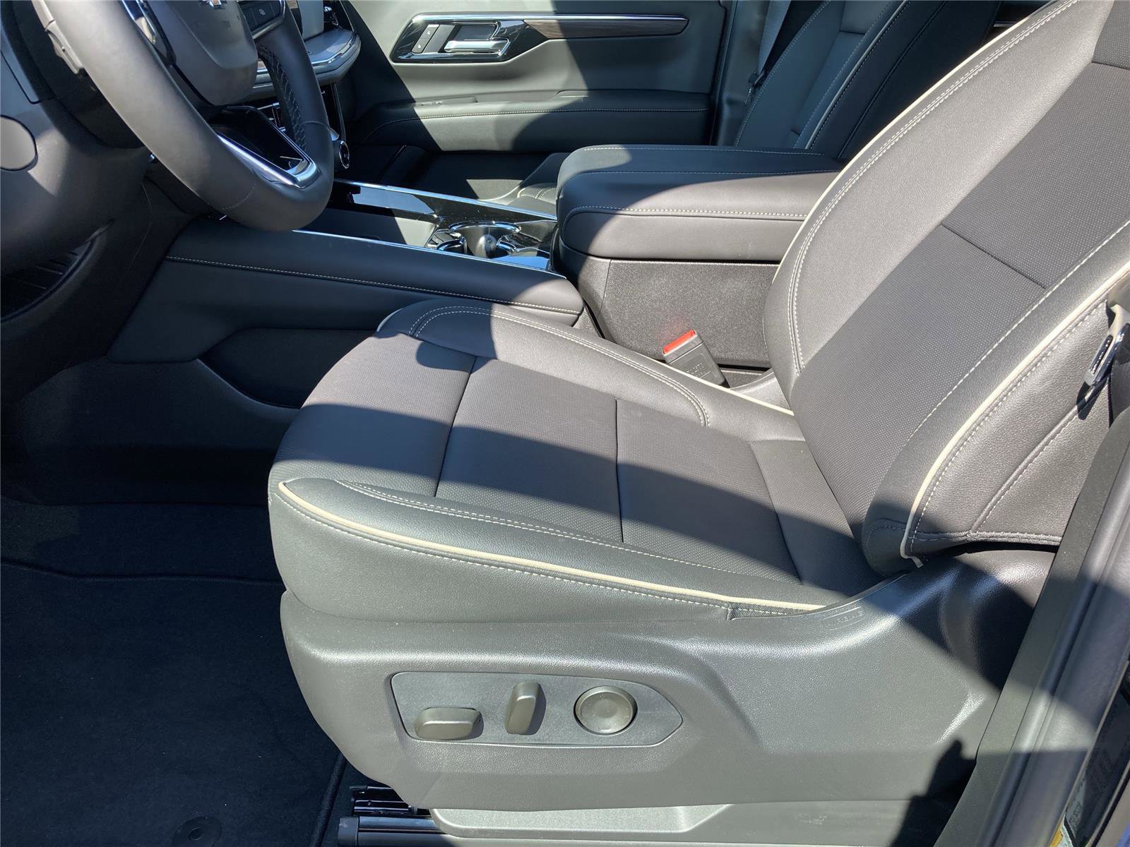 New 2026 Chevrolet Suburban Premier image 26