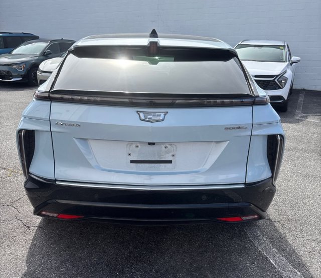 Certified 2024 Cadillac Lyriq Luxury AWD/4WD image 5