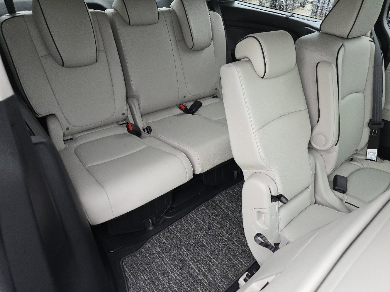 New 2026 Honda Odyssey Touring image 21