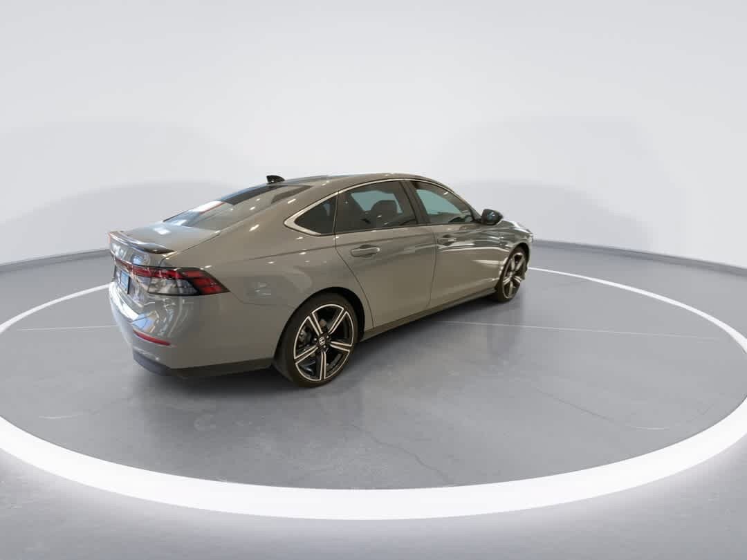 Used 2025 Honda Accord Sport image 8