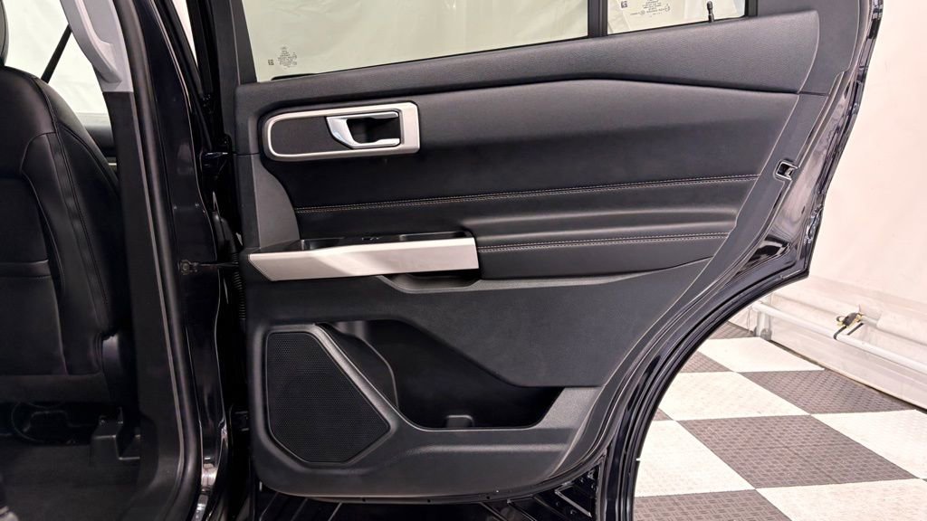 Used 2023 Ford Explorer XLT w/ Equipment Group 202A image 25