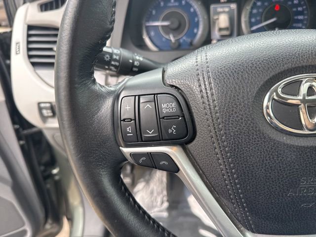 Used 2018 Toyota Sienna XLE w/ XLE Navigation Package image 17