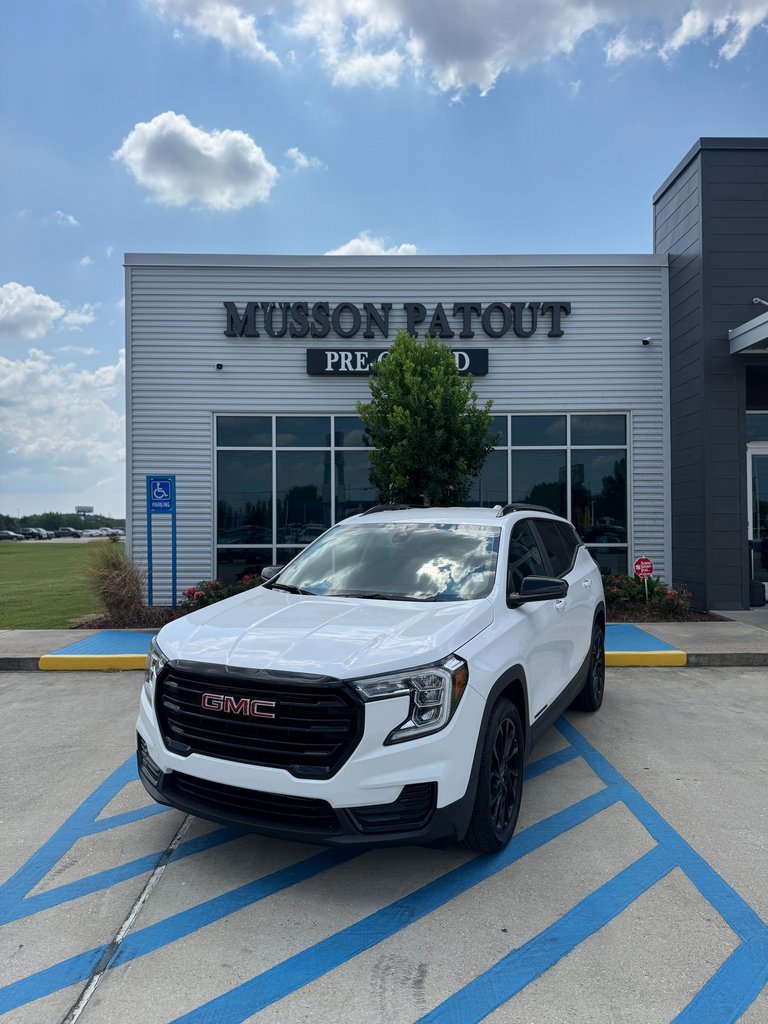Used 2023 GMC Terrain SLE w/ Driver Convenience Package